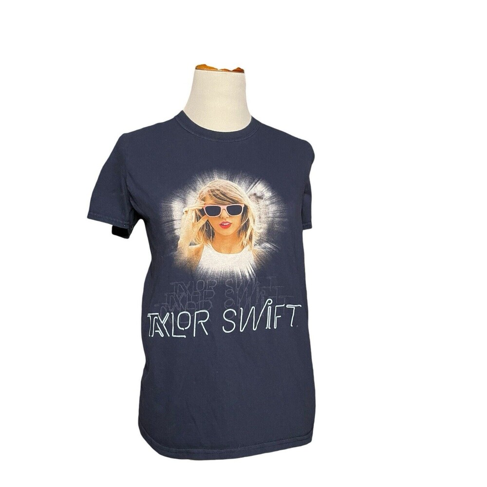 Taylor Swift Small 1989 World Tour Concert Tee Blue Gildan Cotton 2015